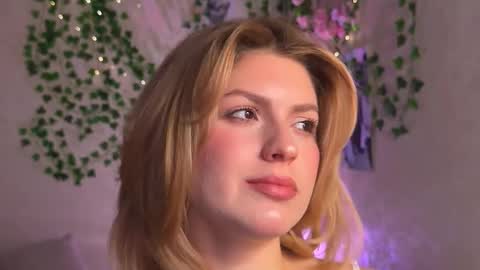 Snapshot of citruska chatting on 11.30.25 karina online show from 11.30.25