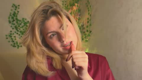 Snapshot of citruska chatting on 12.18.25 karina online show from 12.18.25