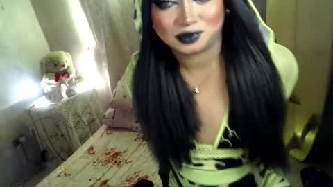 QUEEN CESS online show from 05.18.26