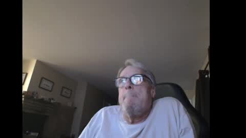 Snapshot of cjscout chatting on 12.03.24 cjscout online show from 12.03.24