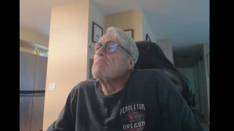 Snapshot of cjscout chatting on 09.24.25 cjscout online show from 09.24.25