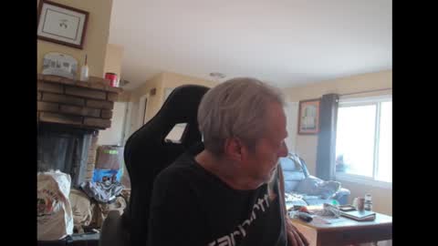 Snapshot of cjscout chatting on 10.09.25 cjscout online show from 10.09.25