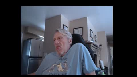 Snapshot of cjscout chatting on 12.04.25 cjscout online show from 12.04.25