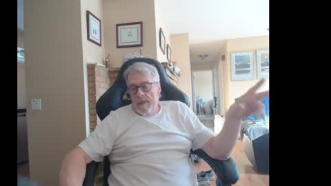 Snapshot of cjscout chatting on 03.04.26 cjscout online show from 03.04.26