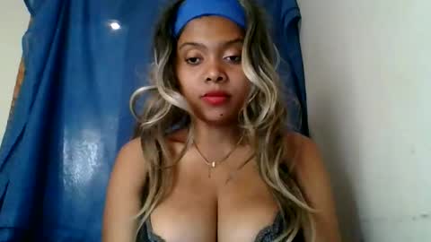 Snapshot of ckamilla45 chatting on 09.17.25 ckamilla45 online show from 09.17.25