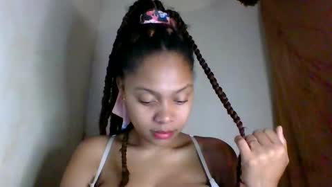Snapshot of ckamilla45 chatting on 12.17.25 ckamilla45 online show from 12.17.25