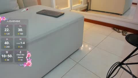 Snapshot of claire_bonny chatting on 12.13.25 claire_bonny online show from 12.13.25