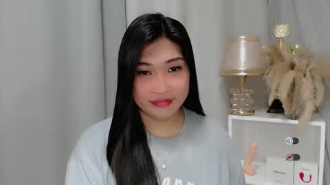 Snapshot of claire_wntr chatting on 05.18.26 CLAIRE online show from 05.18.26