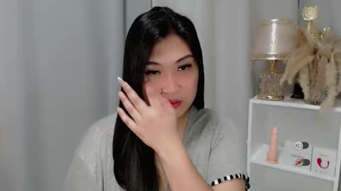 Snapshot of claire_wntr chatting on 05.23.26 CLAIRE online show from 05.23.26
