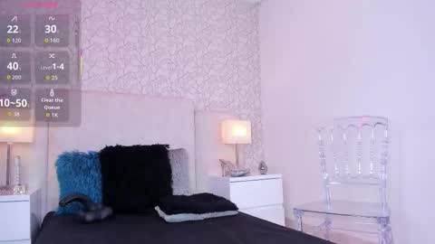 Snapshot of clairemiller chatting on 11.15.25 Claire Miller online show from 11.15.25