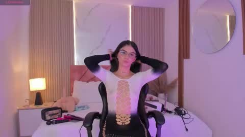 Snapshot of clairemillerx chatting on 03.26.26 clairemillerx online show from 03.26.26