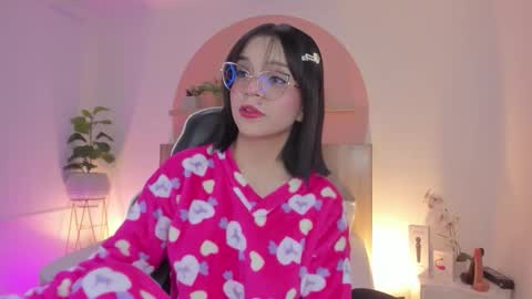 C L A R A online show from 02.08.26