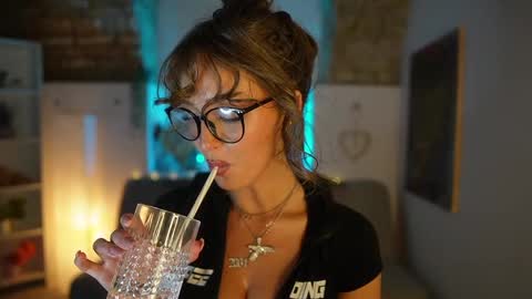 Clara smile online show from 02.13.25