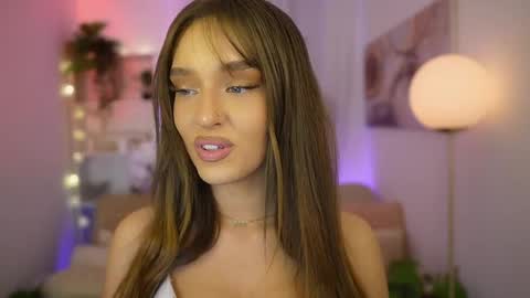 Clara smile online show from 02.18.26