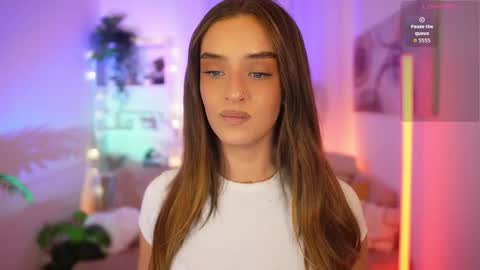 Clara smile online show from 03.18.26