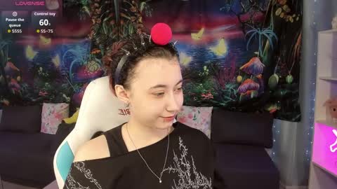 Snapshot of clarabenson chatting on 04.05.26 clarabenson online show from 04.05.26