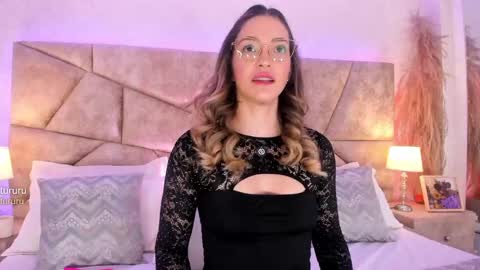 Snapshot of claradelmar_ chatting on 05.19.26 Clara del mar online show from 05.19.26