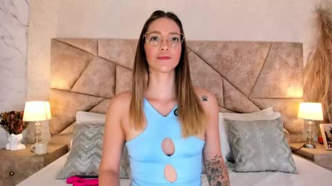 Snapshot of claradelmar_ chatting on 05.23.26 Clara del mar online show from 05.23.26