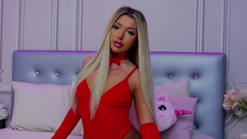 ClaraHazel online show from 12.25.24