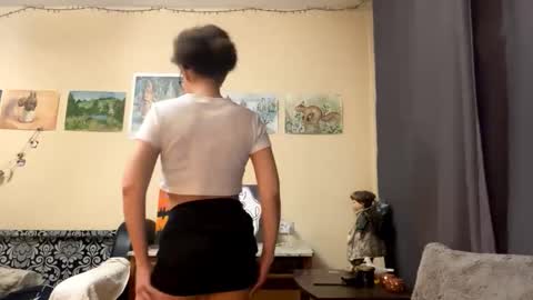 Snapshot of claralipinski chatting on 03.25.26 Selena online show from 03.25.26