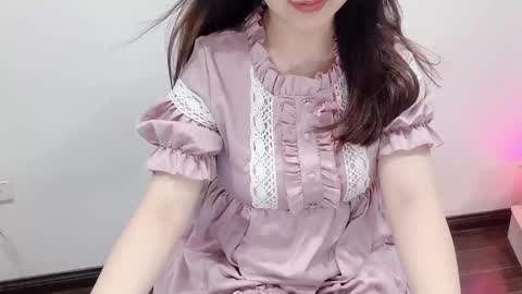 Snapshot of clari_yumi chatting on 11.10.25 Clari online show from 11.10.25