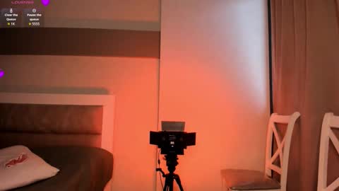 Snapshot of clarity_yumi chatting on 10.20.25 Yumi online show from 10.20.25
