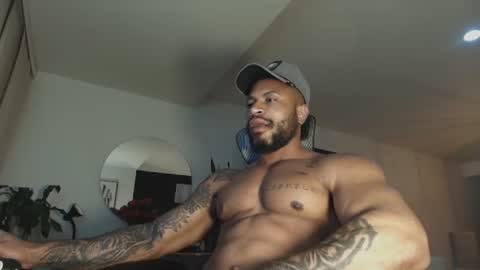Snapshot of clark_strong chatting on 06.18.26 clark_strong online show from 06.18.26