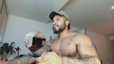 Snapshot of clark_strong chatting on 06.19.26 clark_strong online show from 06.19.26