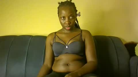 Snapshot of classic_carmen chatting on 11.16.25 carmen online show from 11.16.25