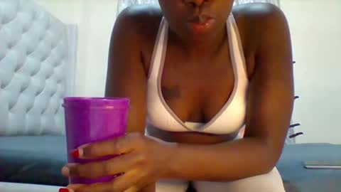 Snapshot of classic_carmen chatting on 06.03.26 carmen online show from 06.03.26
