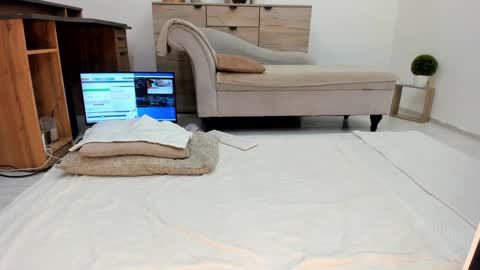 Snapshot of classy_medeeea chatting on 12.21.25 Deea xxx online show from 12.21.25