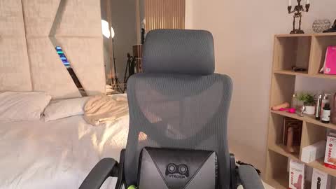 Cleo Adams online show from 11.21.25