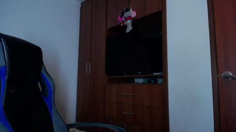 Snapshot of cleopatra_cute chatting on 01.26.25 Nicol online show from 01.26.25