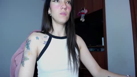 Snapshot of cleopatra_cute chatting on 01.28.25 Nicol online show from 01.28.25