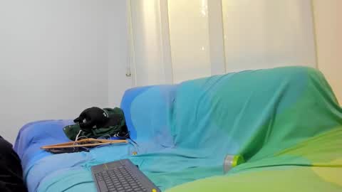 cleowhite_ online show from 10.21.25