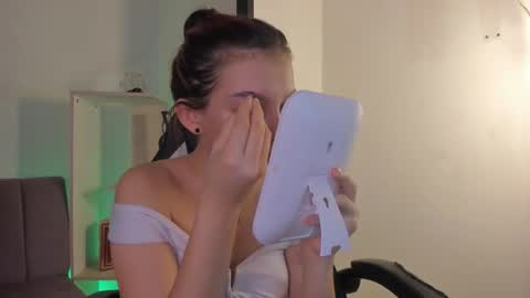 cleowhite_ online show from 02.19.26