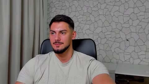 Snapshot of clintmasterss chatting on 10.23.25 ClintMasterss online show from 10.23.25