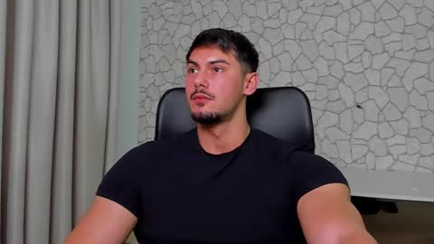 Snapshot of clintmasterss chatting on 12.23.25 ClintMasterss online show from 12.23.25