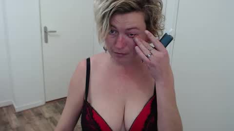 Syl  online show from 11.13.25