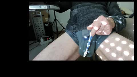 Snapshot of clitvulvanus chatting on 11.05.25 clitvulvanus online show from 11.05.25