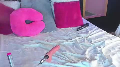 Cloe Bridgee online show from 12.20.25