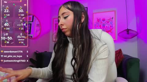 Snapshot of cloe_martinez_ chatting on 12.10.24 Cloe online show from 12.10.24