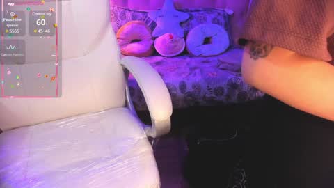 Snapshot of cloe_martinez_ chatting on 12.16.24 Cloe online show from 12.16.24