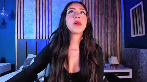 Snapshot of cloe_martinez_ chatting on 12.23.24 Cloe online show from 12.23.24