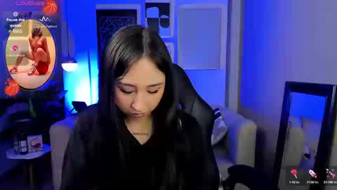 Snapshot of cloe_martinez_ chatting on 09.11.25 Cloe online show from 09.11.25