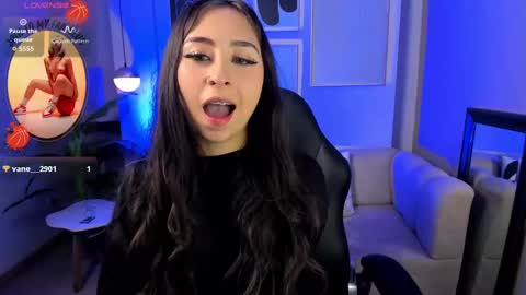 Snapshot of cloe_martinez_ chatting on 10.03.25 Cloe online show from 10.03.25