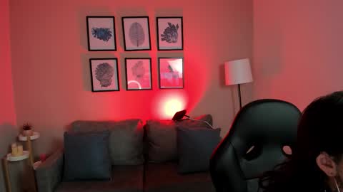 Snapshot of cloe_martinez_ chatting on 10.05.25 Cloe online show from 10.05.25