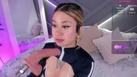 Snapshot of cloe_palmeer chatting on 11.25.25 cloe_palmeer online show from 11.25.25