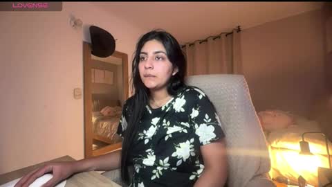 cloe small online show from 09.10.25