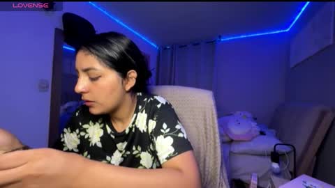 cloe small online show from 10.06.25